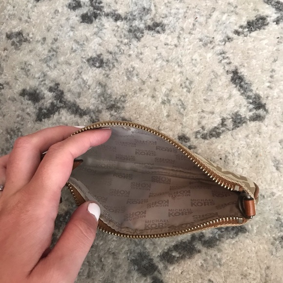 Michael Kors Wristlet - Picture 5 of 5